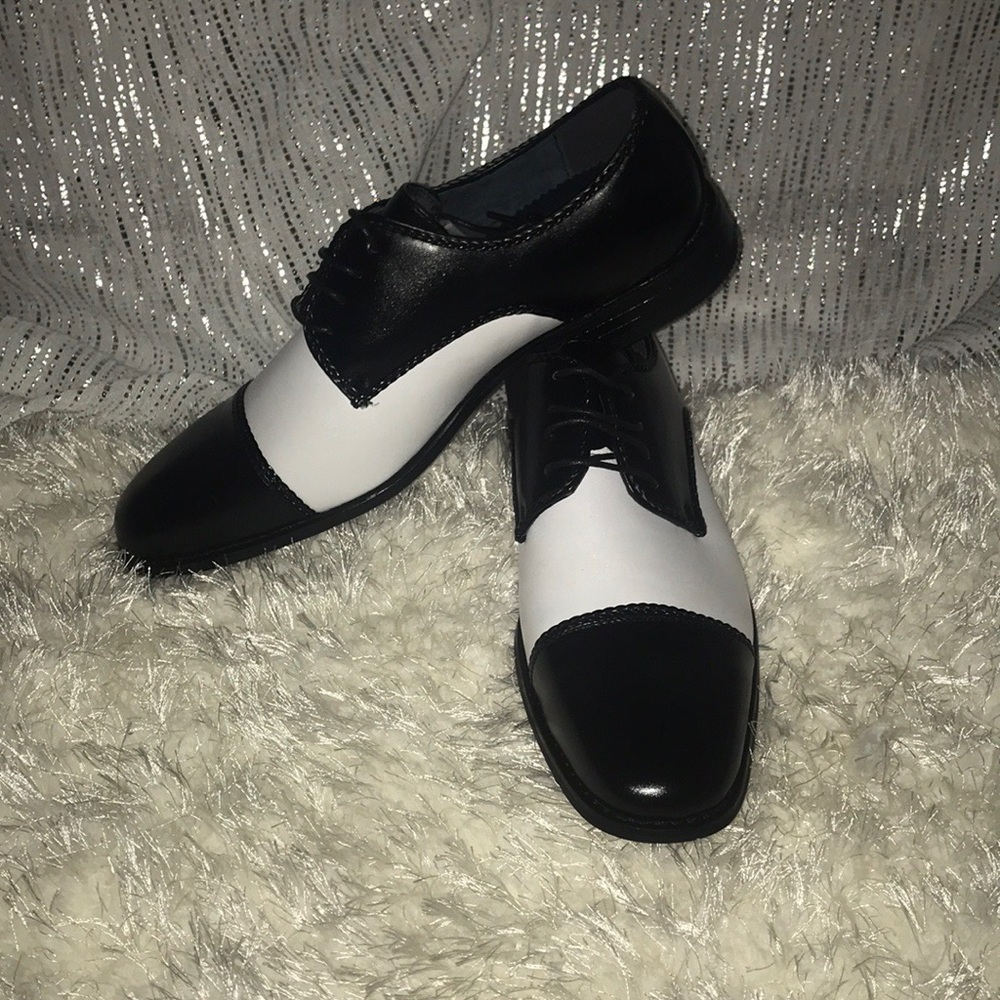 Men’s Two Tone Black/White Oxford Dress Shoe